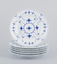 L'Art presents: 
Royal 
Copenhagen Blue 
Fluted Plain.
A set of six 
porcelain 
luncheon 
plates.