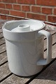 Antikkram 
presents: 
Blue Line 
Danish faience 
porcelain, 
covered coffee 
pots 1 litre