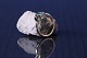 Antik Huset 
presents: 
Gold ring 
in 14 karat 
gold, with 
green emerald 
and diamond, 
stamped 585. 
Ring size: 51