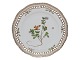Antik K 
presents: 
Flora 
Danica
Luncheon plate 
with pierced 
border 23 cm. 
#3554