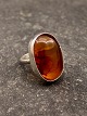 Middelfart 
Antik presents: 
Sterling 
silver ring 
with amber