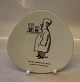 Klosterkælderen 
presents: 
Knabstrup 
triangular 
plate ca 16 cm 
Storm P: 
Everything can 
be kept in 
SPIRITS ...