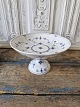 Karstens Antik 
presents: 
Royal 
Copenhagen Blue 
Fluted bowl 
with wavy edge 
no. 458