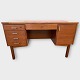 Moster Olga - 
Antik og Design 
presents: 
Teak desk
DKK 950