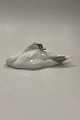 Danam Antik 
presents: 
Royal 
Copenhagen Swan 
Figurine No 606