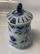 Antik Huset 
presents: 
Butterfly 
Dickens
mustard jar.
Height with 
lid 7.8 cm.
