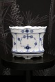 K&Co. presents: 
Rare Royal 
Copenhagen, 
oval Blue 
Fluted Plain 
cigarette 
holder. From 
1898-1923. 
RC 1/264...