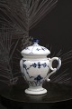 K&Co. presents: 
Royal 
Copenhagen Blue 
Fluted Plain 
mustard jar 
with lid and 
handle.
RC# 1/138.
From 
1893-1900...