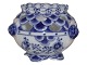 Antik K 
presents: 
Blue 
Fluted Full 
Lace
Small vase 
with three 
snails