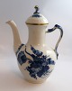 Lundin Antique 
presents: 
Royal 
Copenhagen. 
Blue flower 
with gold. 
Coffee pot. 
Model 1517. 
Height 23.5 cm. 
(1 ...