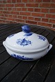 Antikkram 
presents: 
Blue 
Flower Plain 
Danish 
porcelain. 
Covered dish No 
8054