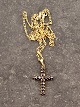 Middelfart 
Antik presents: 
Gold-
plated sterling 
silver cross 
with garnets