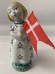 Antik Huset 
presents: 
Aluminia 
figure year. 
1941 Little 
Sister faience 
Children's Aid 
Day figures