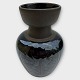 Moster Olga - 
Antik og Design 
presents: 
Bornholm 
Ceramics
Søholm
Vase
#3325
*DKK 175