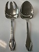 Antik Huset 
presents: 
Fish 
serving set 
Silver
Stamp. 830s
Length 25.5 
cm.