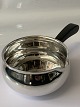 Antik Huset 
presents: 
Cocotte, 
bowl with 
handle in 
sterling silver
Designed by F. 
Hingelberg Anno 
1935