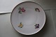 ViKaLi 
presents: 
An old 
round dish made 
og porcelain
H & Co. SPLB, 
Bavaria 
Germany, 
Heinrich
Diam.: 20cm
In ...