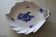 ViKaLi 
presents: 
Royal 
Copenhagen (RC) 
dish
Blue flower 
formed as a 
leaf
1. grade
No.: 10/8002
L: 23cm
W: ...