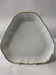 Antik Huset 
presents: 
Bing & 
Grondahl 
Hartmann Set, 
Triangular Dish
Dec. No. 40