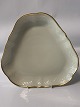 Antik Huset 
presents: 
Åkjær Bing 
and Grondahl, 
Triangular dish
Dec. No. 40