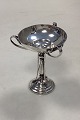 Danam Antik 
presents: 
Engelish 
Golf trophy in 
Silver Z 
1676/2.
