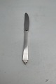 Danam Antik 
presents: 
Georg 
Jensen Sterling 
Silver Pyramid 
Luncheon Knife 
Serrated Blade 
No 024