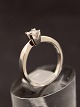 Middelfart 
Antik presents: 
14 carat 
white gold ring 
with diamond