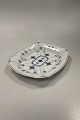 Danam Antik 
presents: 
Royal 
Copenhagne Blue 
Fluted Plain 
Bowl No. 359