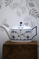 K&Co. presents: 
Rare Royal 
Copenhagen Blue 
Fluted Plain 
oval teapot 
from 1923-28...