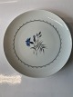 Antik Huset 
presents: 

Bing & 
Grondahl 
Demeter 
(Cornflower) 
Cake Plate 
White
Dec. no. 27, Ø 
17.5 cm