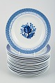 L'Art presents: 
14 plates, 
model number 
11/1842. 
Aluminia, 
Tranquebar.