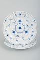 L'Art presents: 
Bing & 
Grøndahl Blue 
Fluted. Two 
porcelain 
dinner plates.
