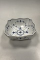 Danam Antik 
presents: 
Royal 
Copenhagen Blue 
Fluted Plain 
Salat Bowl No. 
193