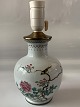 Antik Huset 
presents: 
Chinese 
table lamp in 
porcelain with 
brass top.
Height 26 cm