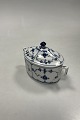 Danam Antik 
presents: 
Royal 
Copenhagen Blue 
Fluted Plain 
Sugar Bowl with 
lid No. 434