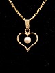 Middelfart 
Antik presents: 
8 carat 
gold heart 
pendant