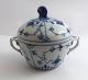 Lundin Antique 
presents: 
Bing & 
Gröndahl. Blue 
painted. Sugar 
bowl. Model 
302. Height 11 
cm. (1 quality)