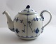 Lundin Antique 
presents: 
Bing & 
Gröndahl. Blue 
painted. 
Teapot. Model 
656. Height 13 
cm. (1 quality)