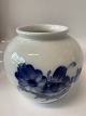 Antik Huset 
presents: 
Royal 
Copenhagen Blue 
Flower Braided, 
Ball Vase.
Decoration No 
10/8252