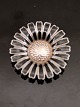 Middelfart 
Antik presents: 
Sterling 
silver daisy 
brooch