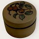 Moster Olga - 
Antik og Design 
presents: 
Bornholm 
pottery
Hjorth
Small lid jar
*DKK 275