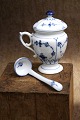 K&Co. presents: 
Rare Blue 
Fluted mustard 
spoon from 
Royal 
Copenhagen.
Year 
1850-98...
