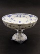 Middelfart 
Antik presents: 
Royal 
Copenhagen blue 
fluting stand 
1/513 1/514