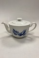 Danam Antik 
presents: 
Royal 
Copenhagen Bleu 
Royal Teapot 
No. 9940