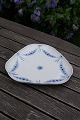 Antikkram 
presents: 
Empire 
Danish B&G 
porcelain, 
Triangular 
dishes No 40
