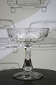 K&Co. presents: 
Fine old 
champagne bowl 
with simple 
classic cut.
(5 pcs. in 
stock)...