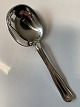 Antik Huset 
presents: 

Compote 
spoon in double 
fluted sterling 
silver by Georg 
Jensen.
Length 14.5 
cm.