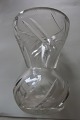 ViKaLi 
presents: 
An old 
vase made of 
crystal glass
With beautiful 
decorations in 
the glass
H: 10,5cm
W: ...