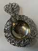 Antik Huset 
presents: 
Tesi in 
830 silver 
decorated with 
beautiful 
patterns
Length 11 cm.