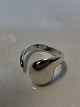 Antik Huset 
presents: 
RING #397 
*Georg Jensen* 
Sterling 
Denmark.
Size 53.
